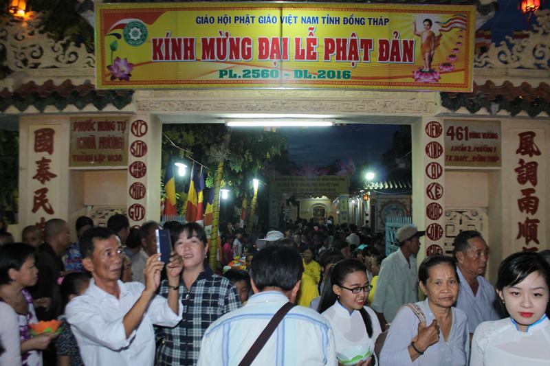 PG Đồng Tháp: Thuyết Pháp – Phóng Đăng – Diễu Hành Xe Hoa – Văn Nghệ