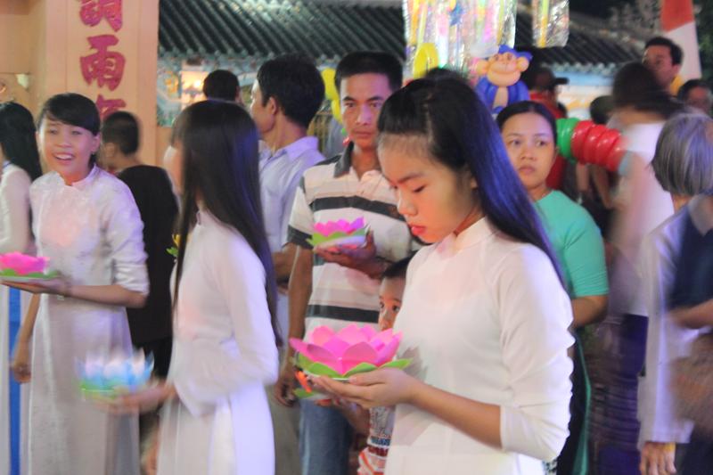 PG Đồng Tháp: Thuyết Pháp – Phóng Đăng – Diễu Hành Xe Hoa – Văn Nghệ