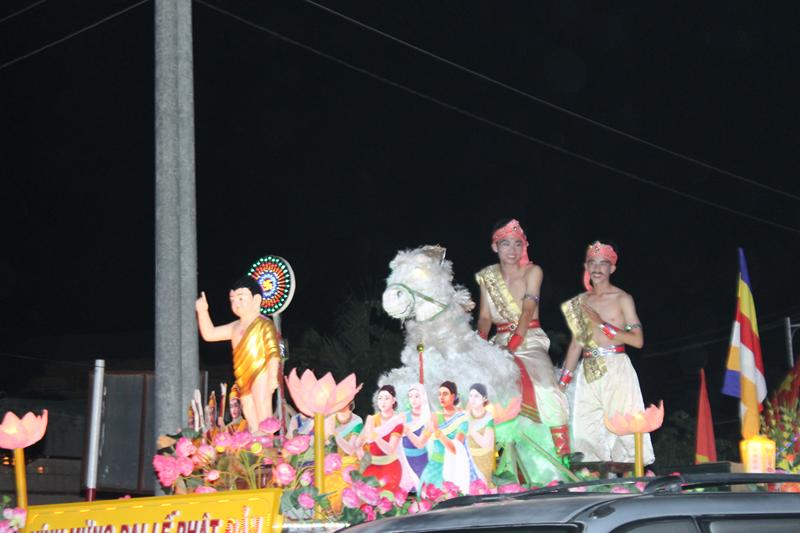 PG Đồng Tháp: Thuyết Pháp – Phóng Đăng – Diễu Hành Xe Hoa – Văn Nghệ