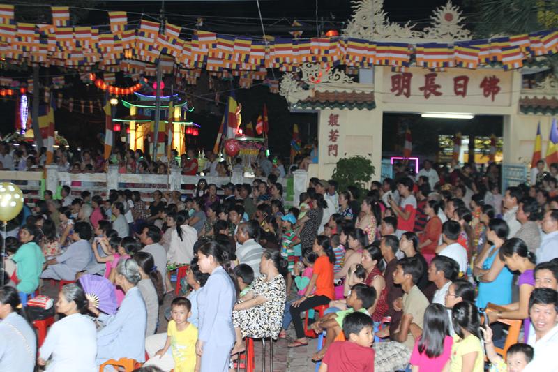 PG Đồng Tháp: Thuyết Pháp – Phóng Đăng – Diễu Hành Xe Hoa – Văn Nghệ