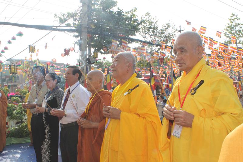 BTS. PG Đồng Tháp Tổ Chức Đại Lễ Phật Đản Phật Lịch 2560