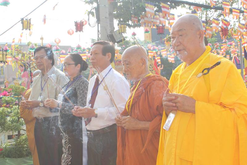 BTS. PG Đồng Tháp Tổ Chức Đại Lễ Phật Đản Phật Lịch 2560