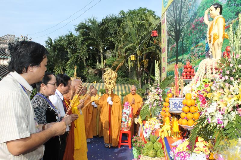 BTS. PG Đồng Tháp Tổ Chức Đại Lễ Phật Đản Phật Lịch 2560