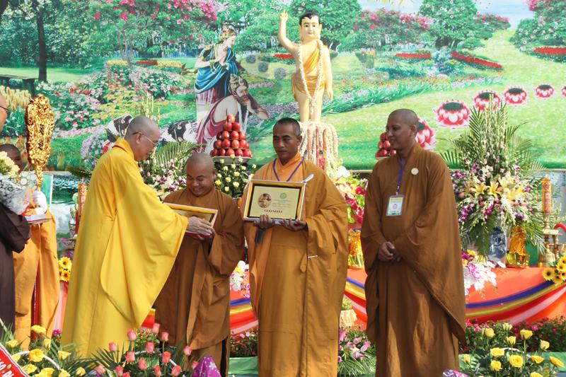 BTS. PG Đồng Tháp Tổ Chức Đại Lễ Phật Đản Phật Lịch 2560