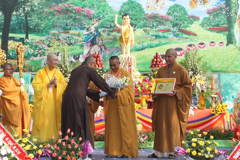 BTS. PG Đồng Tháp Tổ Chức Đại Lễ Phật Đản Phật Lịch 2560