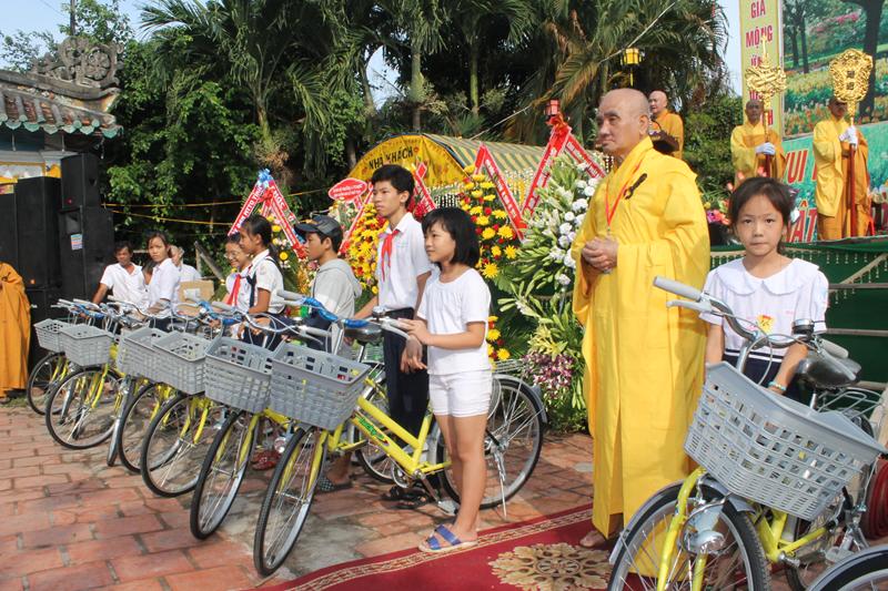 BTS. PG Đồng Tháp Tổ Chức Đại Lễ Phật Đản Phật Lịch 2560