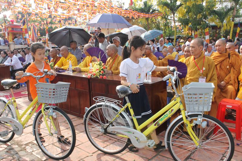 BTS. PG Đồng Tháp Tổ Chức Đại Lễ Phật Đản Phật Lịch 2560