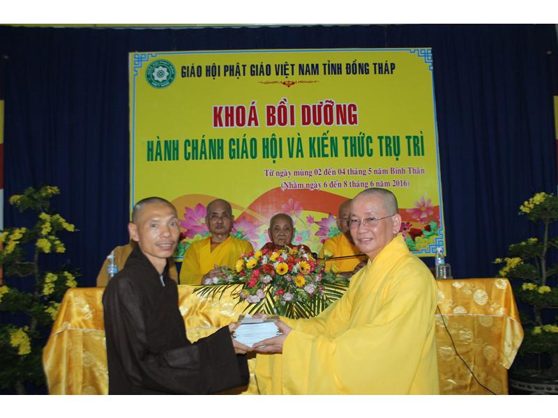 PG Đồng Tháp: Bế Mạc Khóa Bồi Dưỡng Kiến Thức Trụ Trì