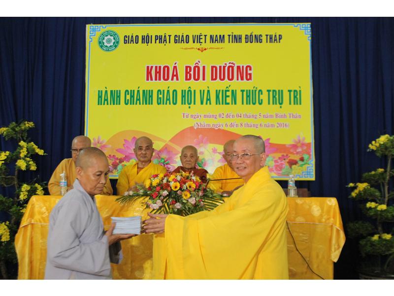 PG Đồng Tháp: Bế Mạc Khóa Bồi Dưỡng Kiến Thức Trụ Trì