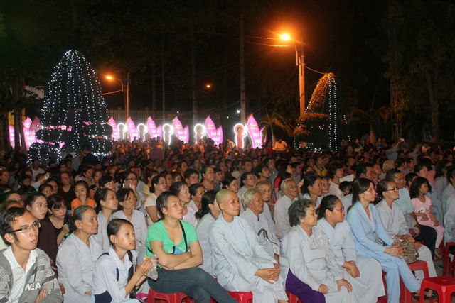 Bình Dương: Giữ nét truyền thống chào mừng đại lễ PD: 2560 - DL: 2016