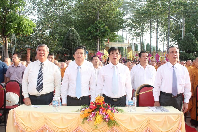 Bình Dương: Chào mừng đại lễ Phật đản 2560 - DL: 2016