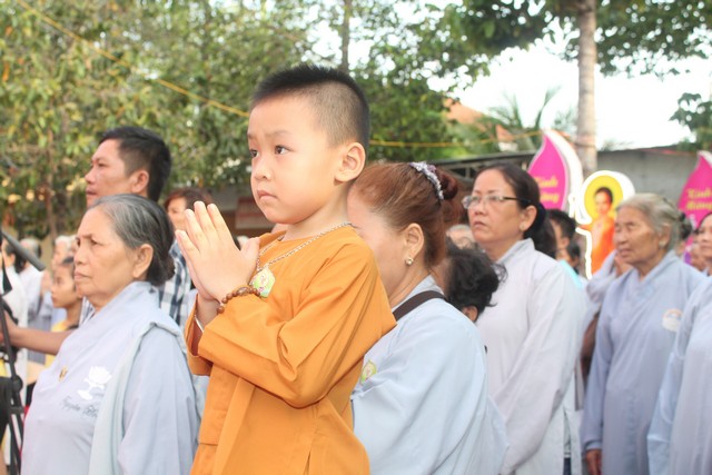 Bình Dương: Chào mừng đại lễ Phật đản 2560 - DL: 2016