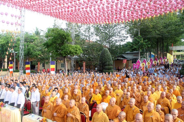 Bình Dương: Chào mừng đại lễ Phật đản 2560 - DL: 2016