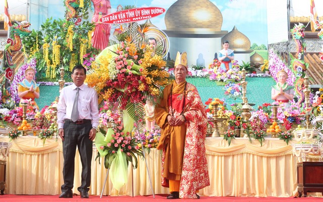 Bình Dương: Chào mừng đại lễ Phật đản 2560 - DL: 2016