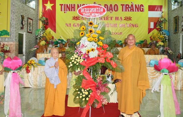 Bình Dương: Lễ khai hạ tịnh nghiệp đạo tràng, phân ban Ni giới Bình Dương