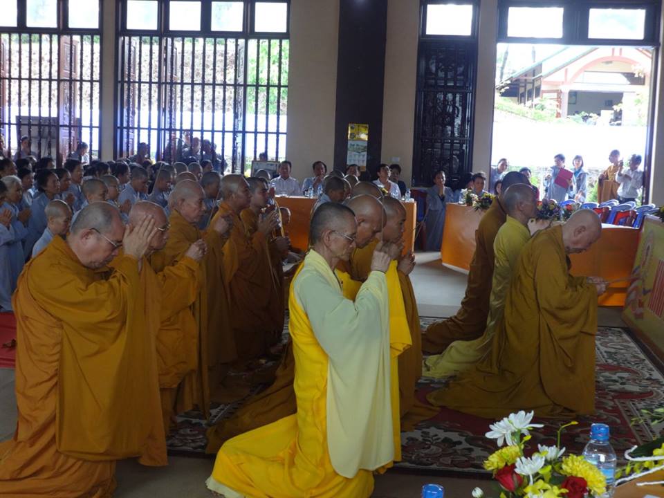 Thanh Hóa: Chùm ảnh kính mừng Phật đản PL: 2560 TV. Trúc Lâm Hàm Rồng