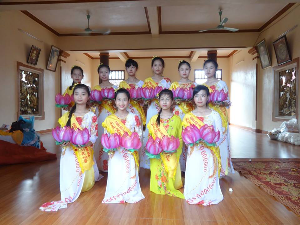 Thanh Hóa: Chùm ảnh kính mừng Phật đản PL: 2560 TV. Trúc Lâm Hàm Rồng