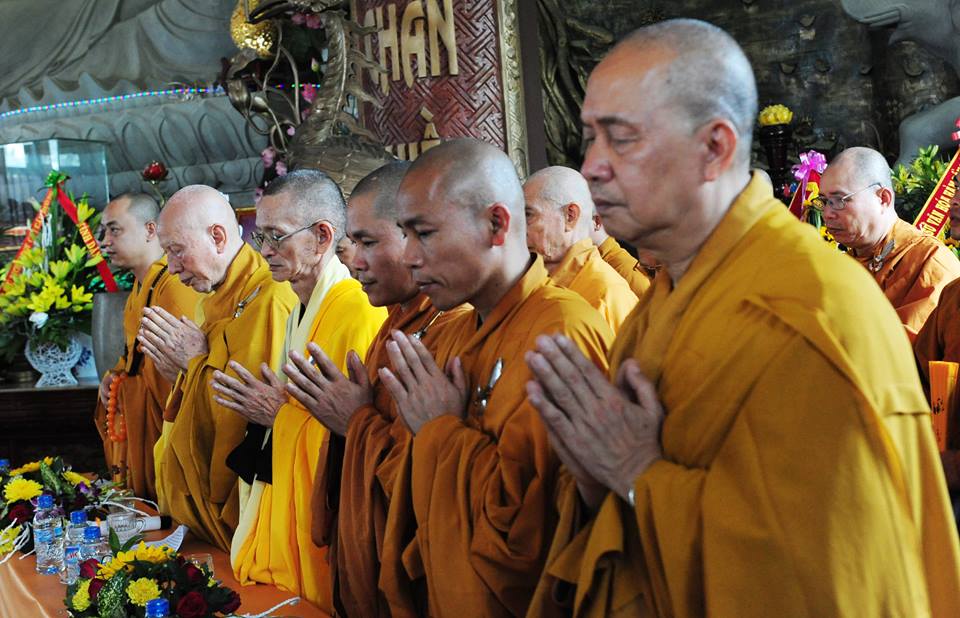Thanh Hóa: Chùm ảnh kính mừng Phật đản PL: 2560 TV. Trúc Lâm Hàm Rồng