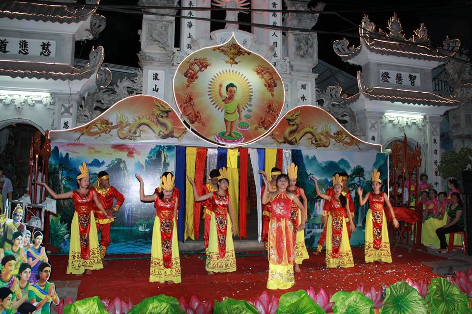 Thanh Hóa: Chùm ảnh văn nghệ và hoa đăng mừng Phật đản chùa Đông Nam