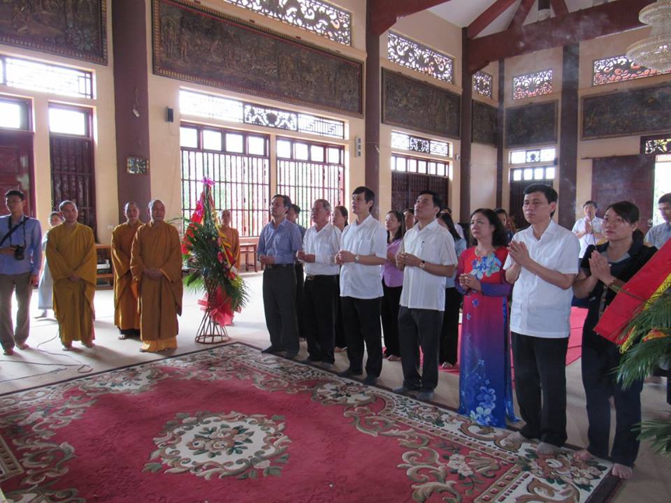 Thanh Hóa: Lãnh đạo tỉnh, Thành phố chúc mừng Phật đản tại TV. Trúc Lâm Hàm Rồng