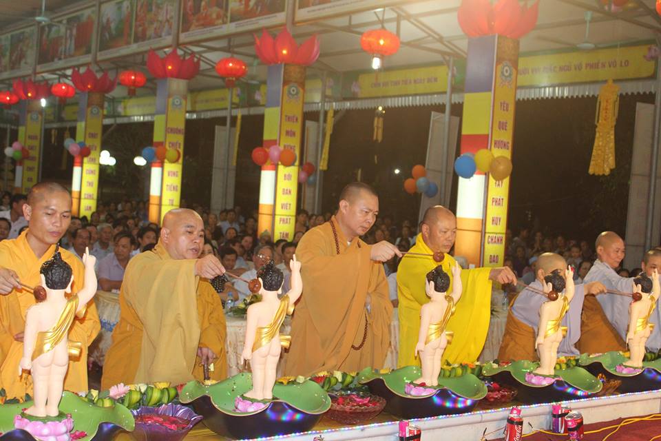 Thanh Hóa: Ban Trị Sự GHPGVN huyện Vĩnh Lộc tổ chức đại lễ Phật đản PL.2560