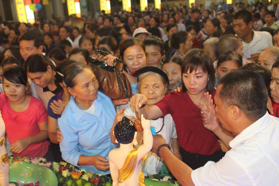 Thanh Hóa: Ban Trị Sự GHPGVN huyện Vĩnh Lộc tổ chức đại lễ Phật đản PL.2560