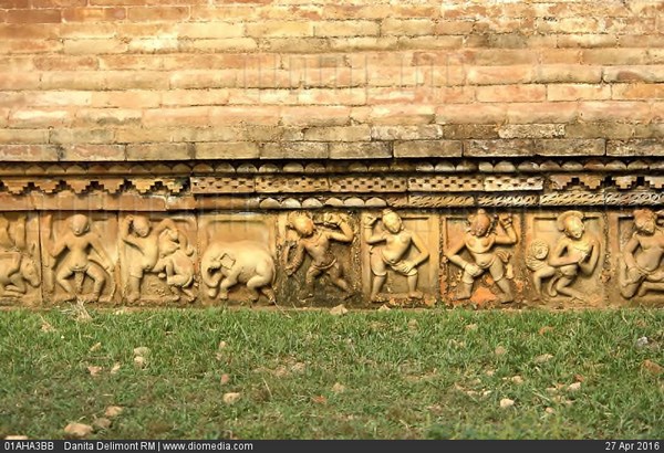 Bangladesh: Somapura Mahavihara Trung tâm Phật giáo lớn lớn nhất Nam Á bị phế tích