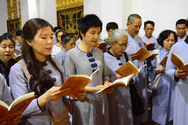 Chùa Giác Ngộ: Trang nghiêm đại lễ Phật đản và quy y Tam Bảo PL. 2560 – DL. 2016