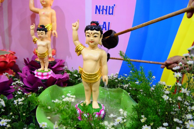 Chùa Giác Ngộ: Trang nghiêm đại lễ Phật đản và quy y Tam Bảo PL. 2560 – DL. 2016