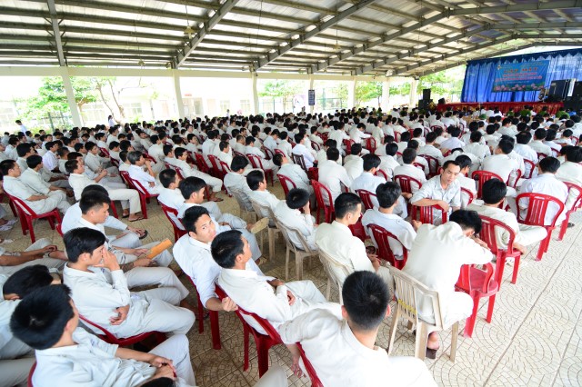 Đà Nẵng: TT.Thích Nhật Từ chia sẻ với 560 học viên cai nghiện ma túy