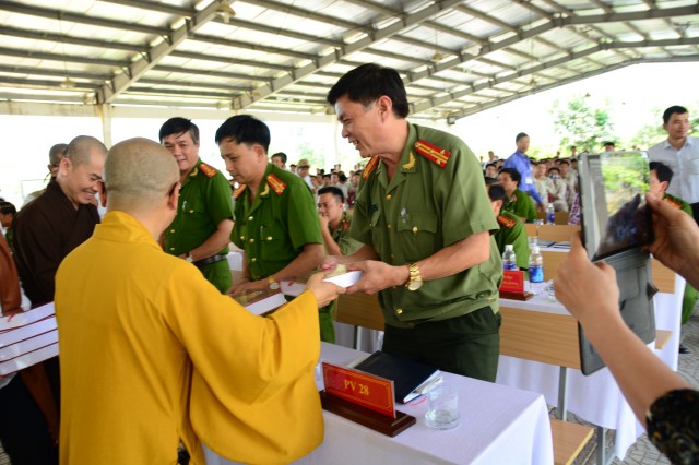 Đà Nẵng: TT.Thích Nhật Từ chia sẻ với 560 học viên cai nghiện ma túy