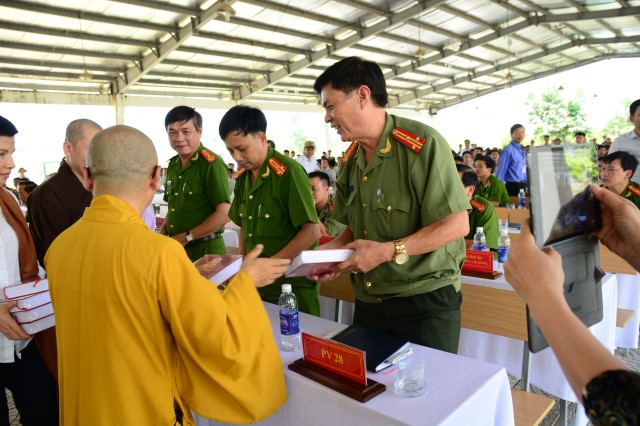 Đà Nẵng: TT.Thích Nhật Từ chia sẻ với 560 học viên cai nghiện ma túy