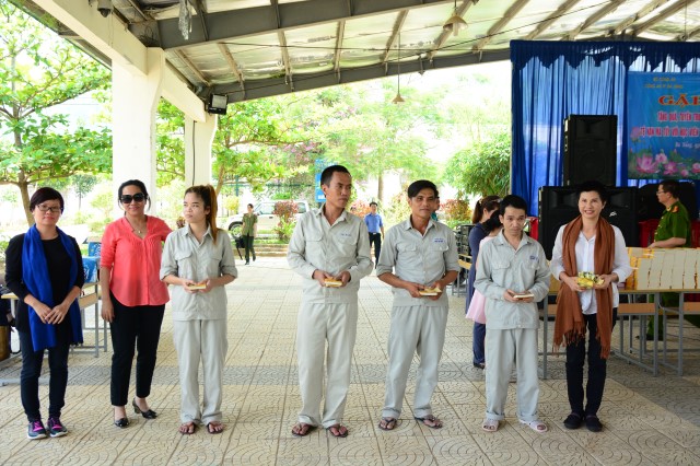 Đà Nẵng: TT.Thích Nhật Từ chia sẻ với 560 học viên cai nghiện ma túy