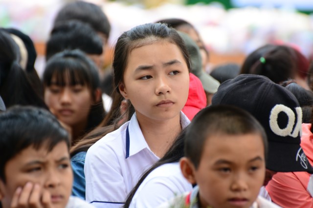 Quỹ Đạo Phật Ngày Nay:Trao Tặng quà vùng hạn hán Tây Nguyên (C71)