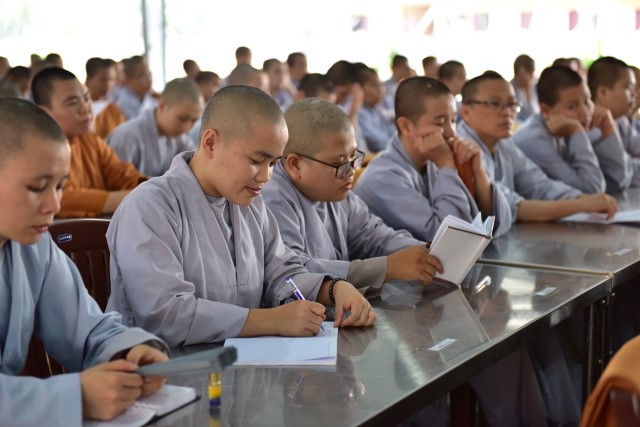 Chùm ảnh: Một ngày tu học tại trường hạ Học viện PGVN tại TP. HCM