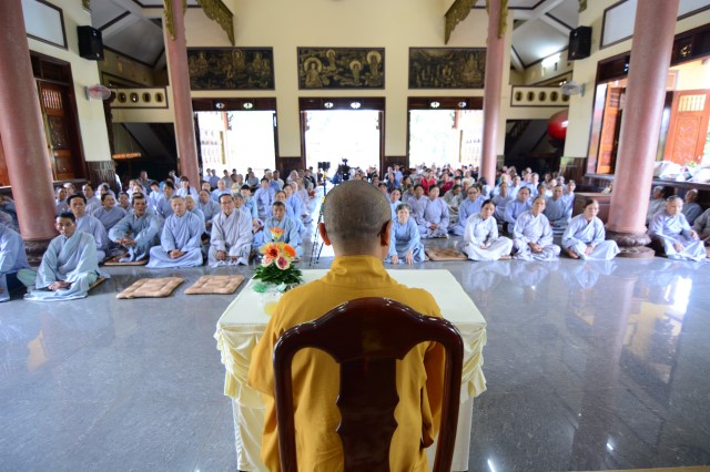 Quỹ Đạo Phật Ngày Nay:Trao Tặng quà vùng hạn hán Tây Nguyên (C71)
