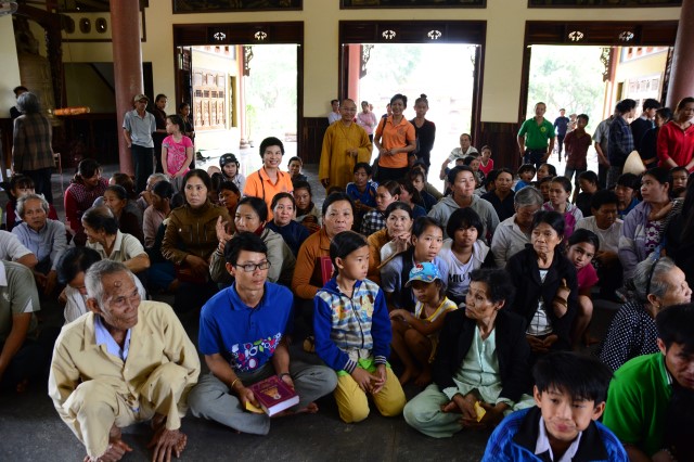 Quỹ Đạo Phật Ngày Nay:Trao Tặng quà vùng hạn hán Tây Nguyên (C71)