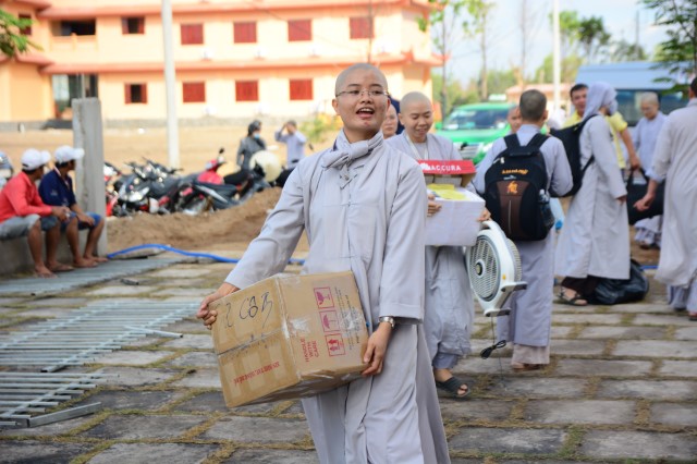 Tăng Ni sinh học viện PGVN tại TP. HCM ngày đầu nhập nội trú
