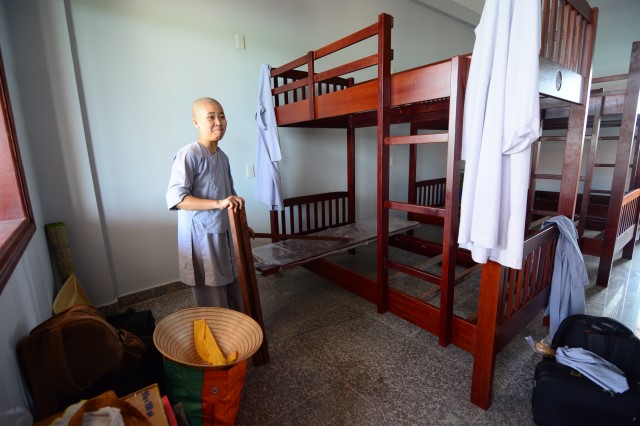 Tăng Ni sinh học viện PGVN tại TP. HCM ngày đầu nhập nội trú