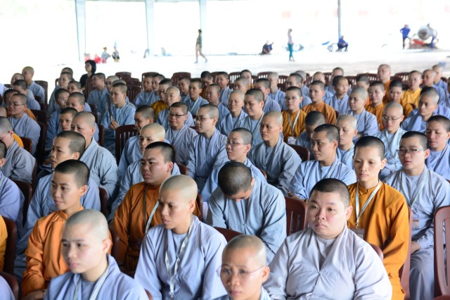 Tăng Ni sinh học viện PGVN tại TP. HCM ngày đầu nhập nội trú