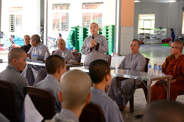 Tăng Ni sinh học viện PGVN tại TP. HCM ngày đầu nhập nội trú