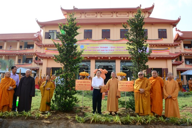 Nguyên Chủ tịch nước Trương Tấn Sang thăm Học viện PGVN tại TP. HCM
