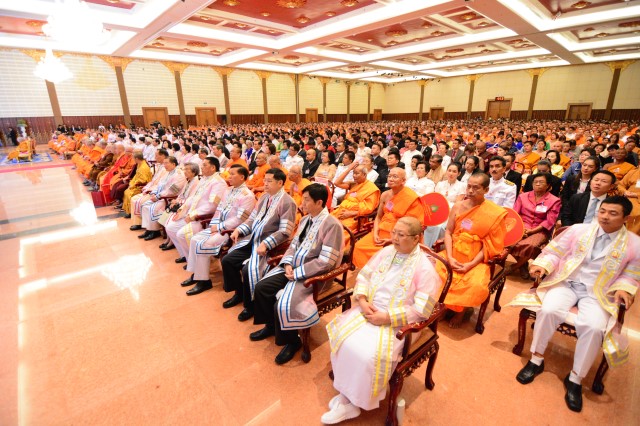 TT. Thích Nhật Từ nhận bằng tiến sĩ danh dự của trường đại học Mahachulalongkorn - Thái Lan