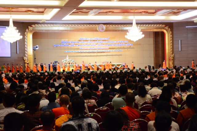 TT. Thích Nhật Từ nhận bằng tiến sĩ danh dự của trường đại học Mahachulalongkorn - Thái Lan