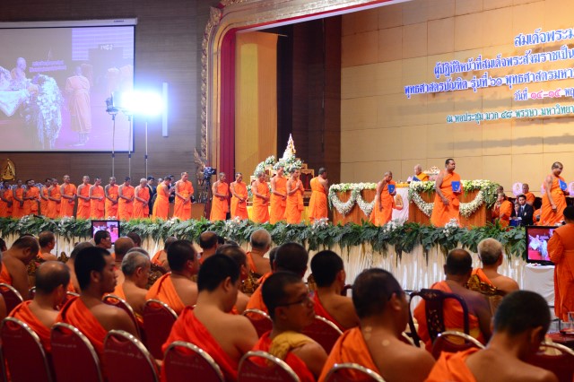 TT. Thích Nhật Từ nhận bằng tiến sĩ danh dự của trường đại học Mahachulalongkorn - Thái Lan