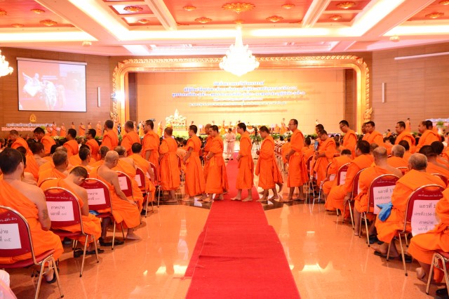 TT. Thích Nhật Từ nhận bằng tiến sĩ danh dự của trường đại học Mahachulalongkorn - Thái Lan