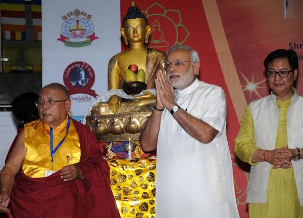 Thủ tướng Ấn Độ viếng thăm chư Tăng vận động tranh cử tại bang Uttar Pradesh