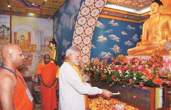 Thủ tướng Ấn Độ viếng thăm chư Tăng vận động tranh cử tại bang Uttar Pradesh