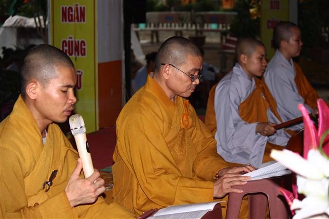 Thanh Hóa: Diễu hành xe đạp mừng Phật đản sinh
