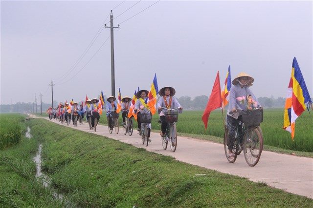 Thanh Hóa: Diễu hành xe đạp mừng Phật đản sinh